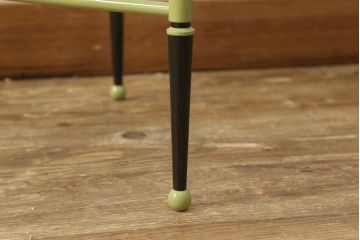 中古　美品　グッチ(GUCCI)　Urtica Feroxデザイン　トレイとしても使えるメタル製折りたたみテーブル(折り畳み、トレー、お盆、サイドテーブル、コーヒーテーブル)(R-061045)