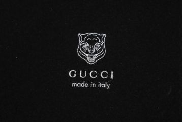 中古　美品　グッチ(GUCCI)　Urtica Feroxデザイン　トレイとしても使えるメタル製折りたたみテーブル(折り畳み、トレー、お盆、サイドテーブル、コーヒーテーブル)(R-061045)