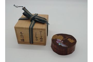 大下香仙　漆工芸大下香仙工房　ブドウ蒔絵　螺組細工　加賀蒔絵　ツタ香合(共箱付き、茶道具、葡萄、蔦)(R-061059)