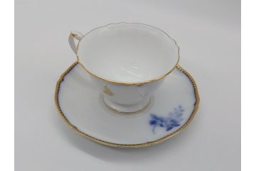 大倉陶園　TheOkura　高邸シリーズ　希少　優雅で気品が感じられるティーカップ・ソーサー(ブルーローズ　岡染め　金蝕、記念品?)(R-061064)