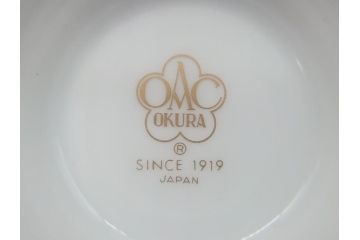 大倉陶園　TheOkura　高邸シリーズ　希少　優雅で気品が感じられるティーカップ・ソーサー(ブルーローズ　岡染め　金蝕、記念品?)(R-061064)