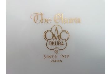 大倉陶園　TheOkura　高邸シリーズ　希少　優雅で気品が感じられるティーカップ・ソーサー(ブルーローズ　岡染め　金蝕、記念品?)(R-061064)