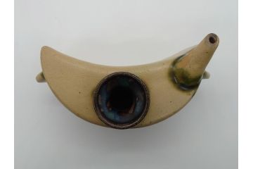 人間国宝　金城次郎　壺屋焼(上焼)　魚文　抱瓶(沖縄、琉球陶器、金城一門、酒器、魚紋、徳利、民芸陶器)(R-061070)
