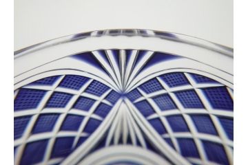 島津薩摩切子　SHIMADZU刻印有り　尚古集成館監修　薩摩ガラス工芸作　切子中付鉢(被せガラス、共箱付き、小鉢、グラス、伝統工芸品)(R-061073)