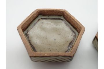 人間国宝　島岡達三　益子焼　象嵌赤繪盒子(共箱付き、民芸陶器、蓋付き器、小物入れ)(R-061080)