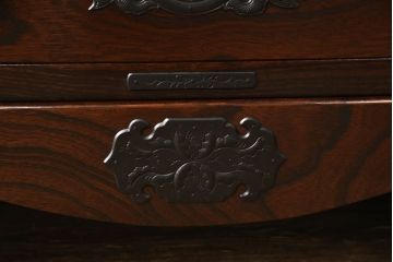 中古　美品　岩谷堂箪笥　迫力のある金具と杢目が存在感を放つ車箪笥(和タンス、収納箪笥、引き出し)(R-061085)