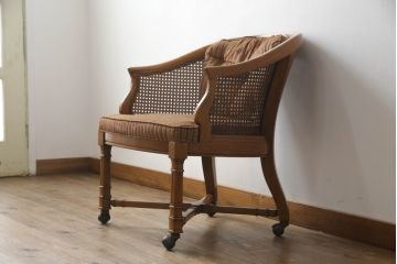 中古　 美品　DREXEL HERITAGE(ドレクセルヘリテイジ)　Grand Villa(グランドヴィラ)　くつろぎの時間を演出するキャスター付きチェア(ダイニングチェア、アームチェア、椅子、イス)(R-061087)