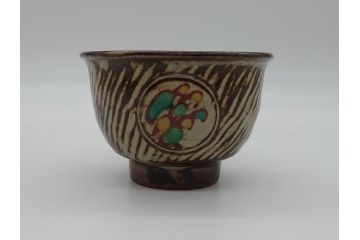 人間国宝　島岡達三　益子焼　象嵌赤絵　草花文カップ&ソーサー2客(共箱無し、コーヒーカップ、民芸陶器)(R-061094)