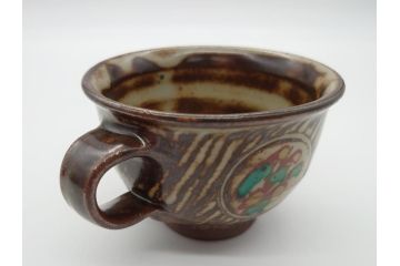 人間国宝　島岡達三　益子焼　象嵌赤絵　草花文カップ&ソーサー2客(共箱無し、コーヒーカップ、民芸陶器)(R-061094)