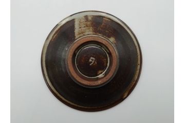 人間国宝　島岡達三　益子焼　象嵌赤絵　草花文カップ&ソーサー2客(共箱無し、コーヒーカップ、民芸陶器)(R-061094)