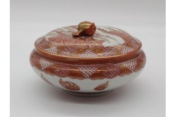 明治〜大正　九谷焼　久谷製　久谷赤絵　小槌摘赤絵金彩　菓子器　鮮やかな色合いの5.4寸菓子鉢(蓋物、蓋付菓子鉢、深鉢、深皿、シュガーポット)(R-061095)