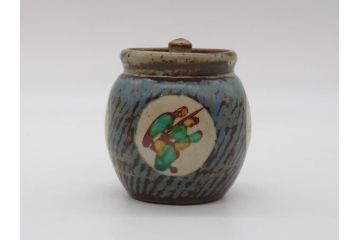 人間国宝　島岡達三　益子焼　象嵌赤繪草花文小蓋物(共箱付き、赤絵、民芸陶器、蓋付き器、蓋物、茶壺、シュガーポット)(R-061097)