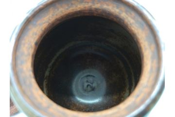 人間国宝　島岡達三　益子焼　象嵌赤繪草花文小蓋物(共箱付き、赤絵、民芸陶器、蓋付き器、蓋物、茶壺、シュガーポット)(R-061097)