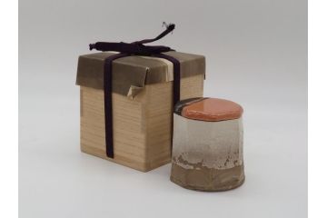 梅山窯　砥部焼　中村康平　中村梅山　希少作　変形　2.5寸角茶器(共箱付き、薄茶器、棗、茶道具、茶入れ、蓋物、小蓋物、鉢)(R-061098)