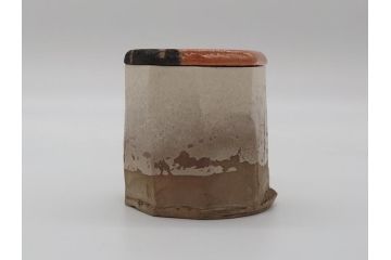 梅山窯　砥部焼　中村康平　中村梅山　希少作　変形　2.5寸角茶器(共箱付き、薄茶器、棗、茶道具、茶入れ、蓋物、小蓋物、鉢)(R-061098)
