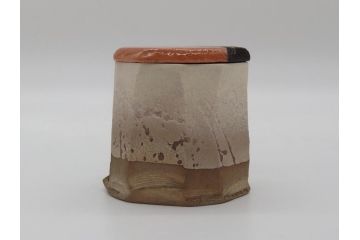 梅山窯　砥部焼　中村康平　中村梅山　希少作　変形　2.5寸角茶器(共箱付き、薄茶器、棗、茶道具、茶入れ、蓋物、小蓋物、鉢)(R-061098)