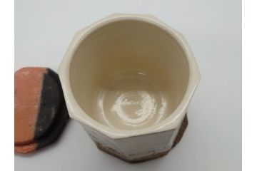 梅山窯　砥部焼　中村康平　中村梅山　希少作　変形　2.5寸角茶器(共箱付き、薄茶器、棗、茶道具、茶入れ、蓋物、小蓋物、鉢)(R-061098)