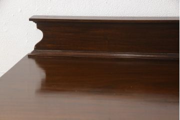 イギリスアンティーク　マホガニー材　ロイズ・アンティークス取り扱い　上品な佇まいが魅力的なチェスト(サイドチェスト、引き出し)(R-061103)