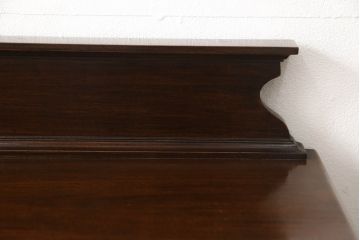 イギリスアンティーク　マホガニー材　ロイズ・アンティークス取り扱い　上品な佇まいが魅力的なチェスト(サイドチェスト、引き出し)(R-061103)