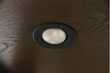 中古　カリモク家具(karimoku)　domani(ドマーニ)　QUEENS　LIFE(クイーンズライフ)　クラシカルなデザインが魅力的なキャビネット(食器棚、キュリオケース、飾り棚、収納棚)(R-061107)