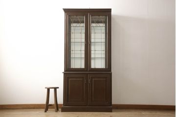 中古　カリモク家具(karimoku)　domani(ドマーニ)　QUEENS　LIFE(クイーンズライフ)　クラシカルなデザインが魅力的なキャビネット(食器棚、キュリオケース、飾り棚、収納棚)(R-061109)
