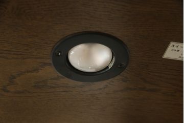 中古　カリモク家具(karimoku)　domani(ドマーニ)　QUEENS　LIFE(クイーンズライフ)　クラシカルなデザインが魅力的なキャビネット(食器棚、キュリオケース、飾り棚、収納棚)(R-061109)
