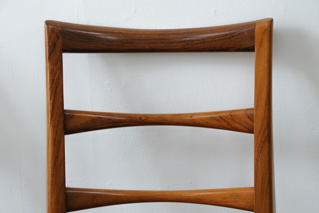 デンマークビンテージ　ニールス・コフォード(Niels Koefoed)　リス(Lis)　ローズウッド　くびれた背貫が素敵なラダーバックチェア4脚セット　(R-061121)
