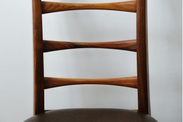 デンマークビンテージ　ニールス・コフォード(Niels Koefoed)　リス(Lis)　ローズウッド　くびれた背貫が素敵なラダーバックチェア4脚セット　(R-061121)