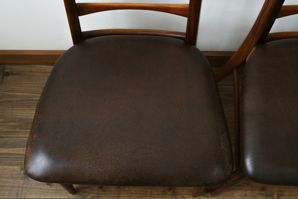 デンマークビンテージ　ニールス・コフォード(Niels Koefoed)　リス(Lis)　ローズウッド　くびれた背貫が素敵なラダーバックチェア4脚セット　(R-061121)