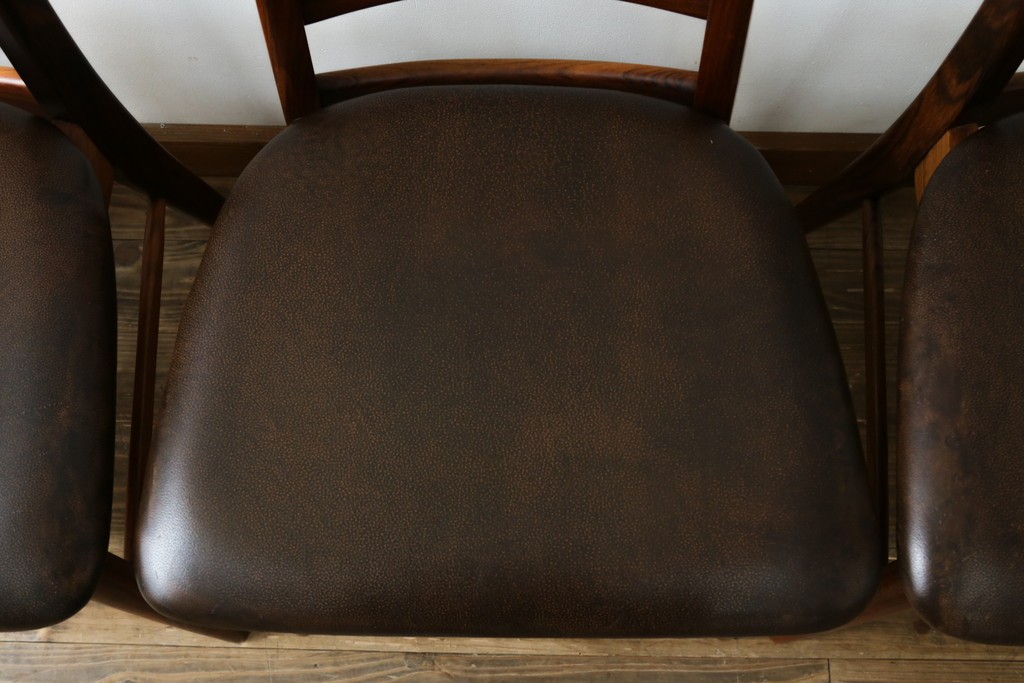 デンマークビンテージ　ニールス・コフォード(Niels Koefoed)　リス(Lis)　ローズウッド　くびれた背貫が素敵なラダーバックチェア4脚セット　(R-061121)