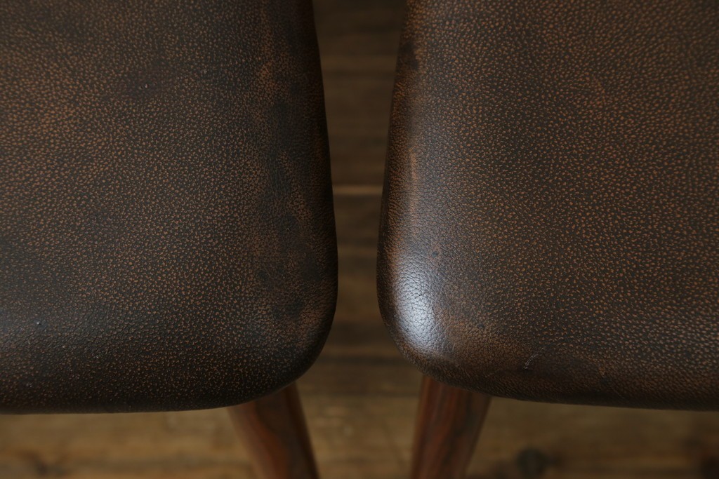 デンマークビンテージ　ニールス・コフォード(Niels Koefoed)　リス(Lis)　ローズウッド　くびれた背貫が素敵なラダーバックチェア4脚セット　(R-061121)