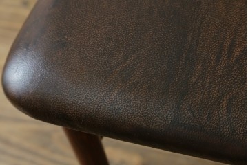 デンマークビンテージ　ニールス・コフォード(Niels Koefoed)　リス(Lis)　ローズウッド　くびれた背貫が素敵なラダーバックチェア4脚セット　(R-061121)