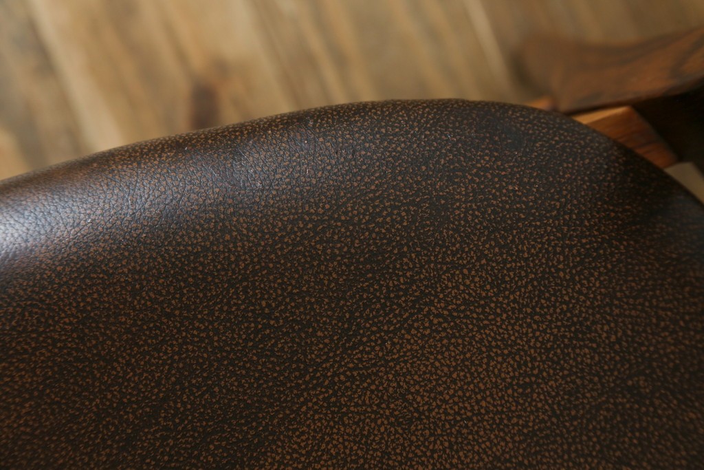 デンマークビンテージ　ニールス・コフォード(Niels Koefoed)　リス(Lis)　ローズウッド　くびれた背貫が素敵なラダーバックチェア4脚セット　(R-061121)