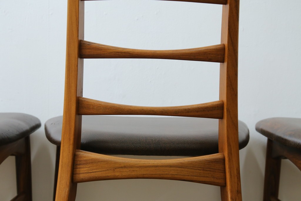 デンマークビンテージ　ニールス・コフォード(Niels Koefoed)　リス(Lis)　ローズウッド　くびれた背貫が素敵なラダーバックチェア4脚セット　(R-061121)