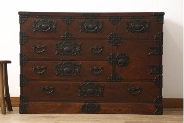 中古　岩谷堂箪笥　400四尺整理白鳥　巾着金具　重厚感と品格を兼ね備えた衣装箪笥(整理ダンス、引き出し、サイドチェスト、収納箪笥)(R-061123)