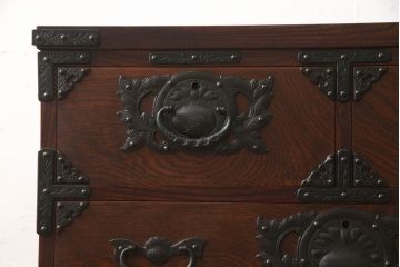 中古　岩谷堂箪笥　400四尺整理白鳥　巾着金具　重厚感と品格を兼ね備えた衣装箪笥(整理ダンス、引き出し、サイドチェスト、収納箪笥)(R-061123)