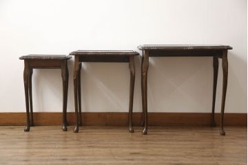 イギリスビンテージ　高級感あるレザートップのネストテーブル(ガラス天板付き、サイドテーブル、コーヒーテーブル、ヴィンテージ)(R-061126)