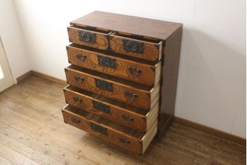 中古　岩谷堂箪笥　存在感のある金具と迫力のある杢目が目を惹く衣装箪笥(和タンス、収納箪笥、整理箪笥、引き出し、チェスト)(R-061128)