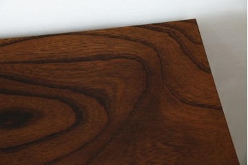 中古　岩谷堂箪笥　存在感のある金具と迫力のある杢目が目を惹く衣装箪笥　(R-061128)