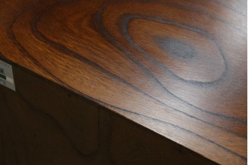 中古　岩谷堂箪笥　存在感のある金具と迫力のある杢目が目を惹く衣装箪笥　(R-061128)