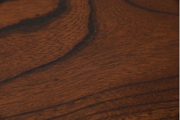 中古　岩谷堂箪笥　存在感のある金具と迫力のある杢目が目を惹く衣装箪笥　(R-061128)