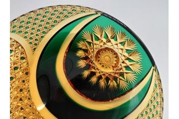 黒木国昭　グラスアート黒木　二色被せ　綾切子　黄色と緑の美しい色彩が目を引く8寸大皿(ガラス工芸、硝子、照葉樹林、切子、現代の名工)(R-061133)