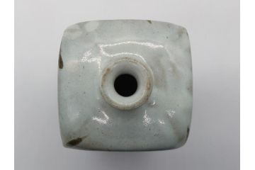 人間国宝　島岡達三　益子焼　白釉縄文象嵌　流文方壺(共箱付き、白釉、壷、民芸陶器)(R-061134)