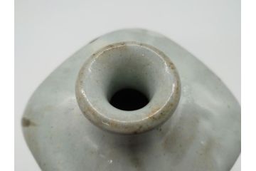 人間国宝　島岡達三　益子焼　白釉縄文象嵌　流文方壺(共箱付き、白釉、壷、民芸陶器)(R-061134)