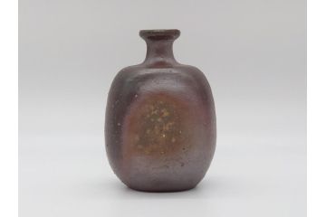 人間国宝　伊勢崎淳　備前焼　徳利(共箱付き、とっくり、花瓶、花器、伊部焼、民芸陶器)(R-061135)