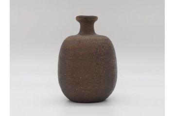 人間国宝　伊勢崎淳　備前焼　徳利(共箱付き、とっくり、花瓶、花器、伊部焼、民芸陶器)(R-061135)