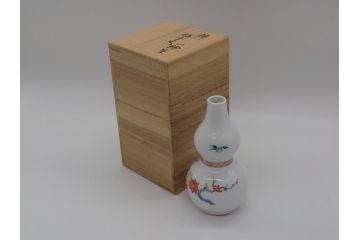 人間国宝　十四代　酒井田柿右衛門　錦　一輪生　梅鳥文　瓢形　花瓶(共箱付き、濁手、磁器、陶磁器、赤絵、花器、色絵、作家物)