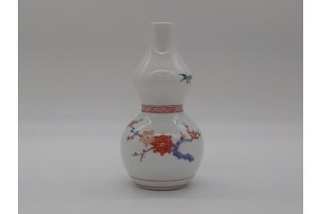 人間国宝　十四代　酒井田柿右衛門　錦　一輪生　梅鳥文　瓢形　花瓶(共箱付き、濁手、磁器、陶磁器、赤絵、花器、色絵、作家物)
