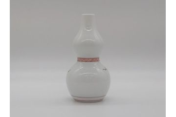 人間国宝　十四代　酒井田柿右衛門　錦　一輪生　梅鳥文　瓢形　花瓶(共箱付き、濁手、磁器、陶磁器、赤絵、花器、色絵、作家物)