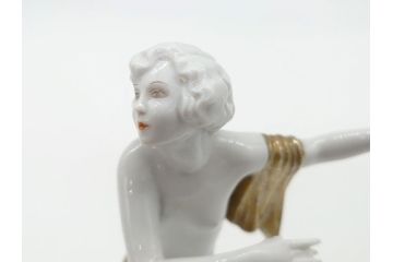 ドイツ　ローゼンタール(Rosenthal)　裸婦　女性　今にも動き出しそうなしなやかな造りのフィギュリン(陶磁器、置物)(R-061141)